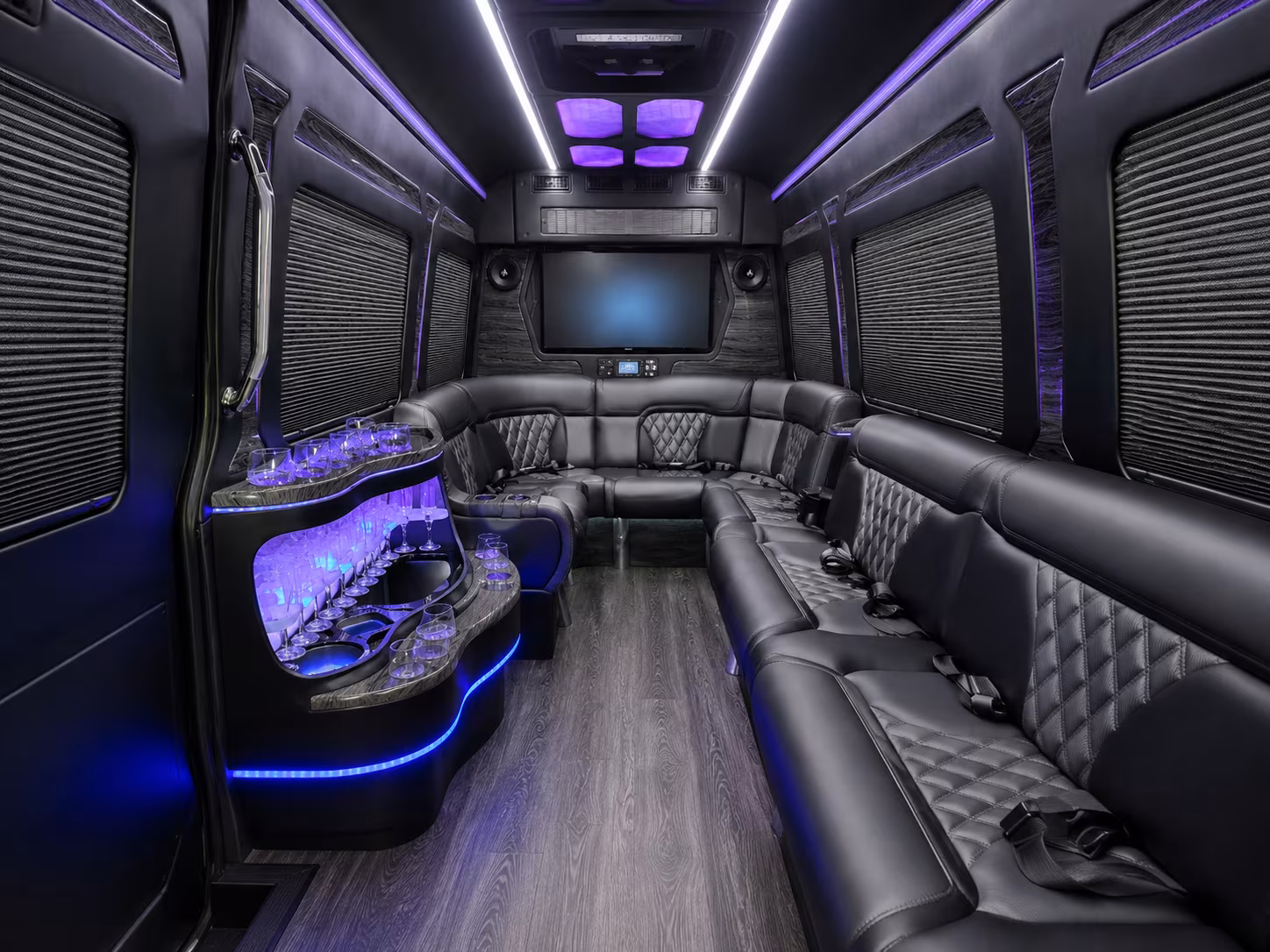 salinas 30 passenger party bus