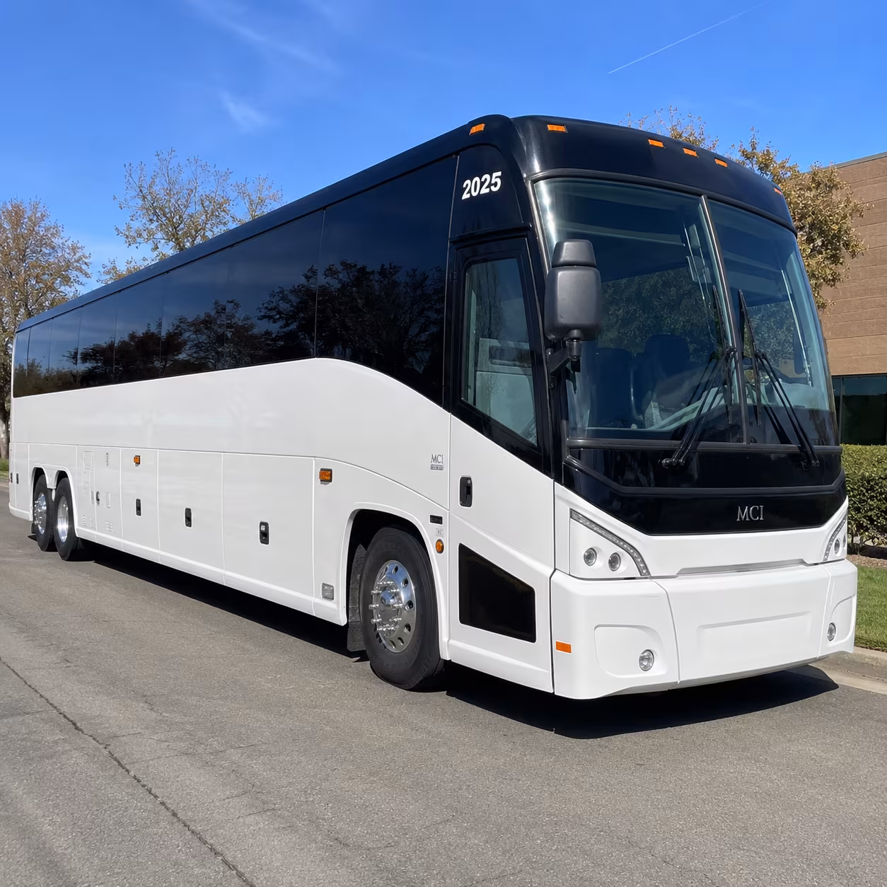 shuttle your team between salinas hotels and the monterey conference center