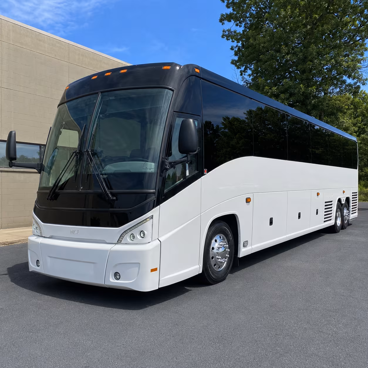 use salinascharterbusservices com to book a multi day bus for yosemite sacramento and beyond